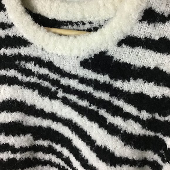 J. Crew Boucle Zebra Pullover Animal Ivory Black Crew Neck Sweater - Picture 6 of 12